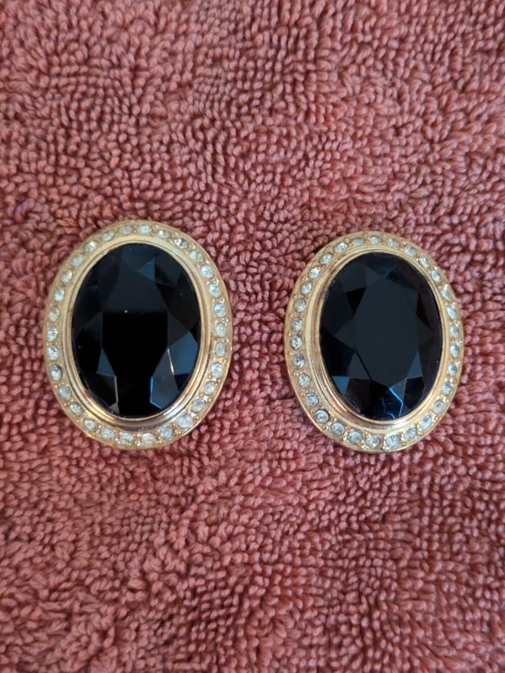 Vintage 80s Gold Black Cabochon Rhinestone Clip On Earrings
